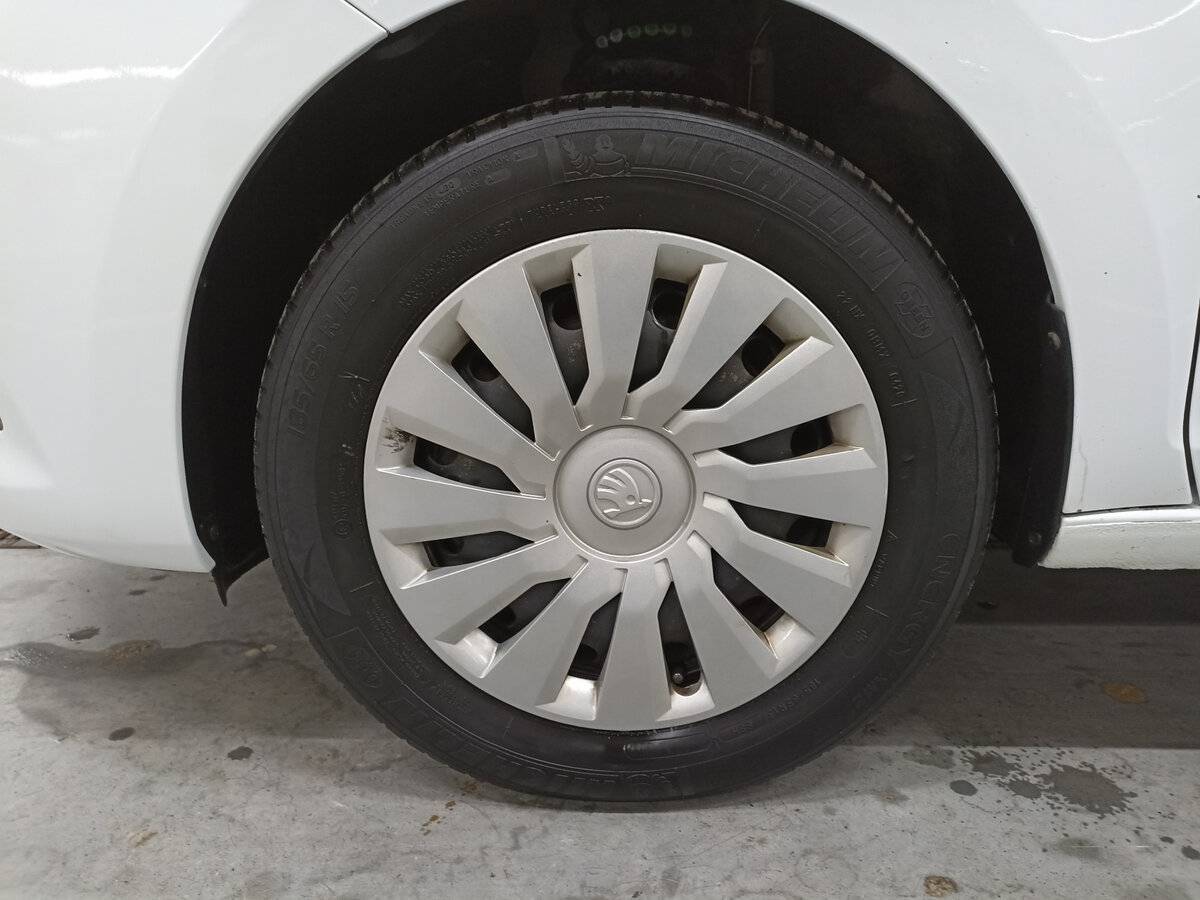 Купить Skoda Rapid с пробегом. Фото: #17