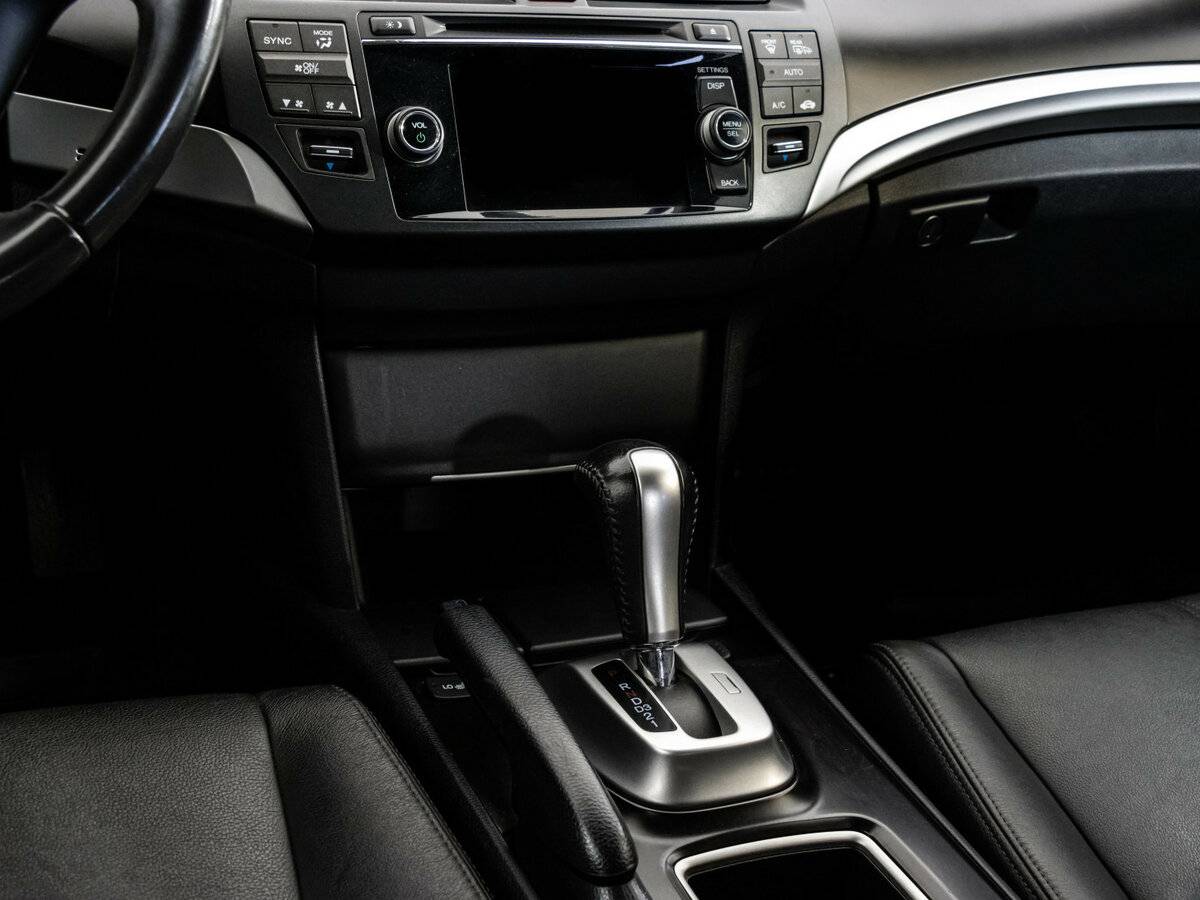 Купить Honda Crosstour с пробегом. Фото: #14