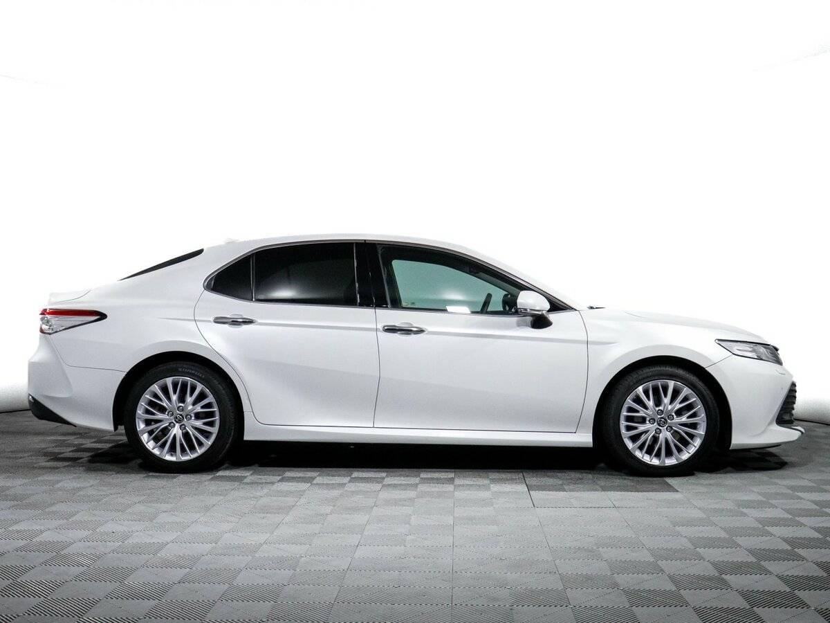 Купить Toyota Camry с пробегом. Фото: #3