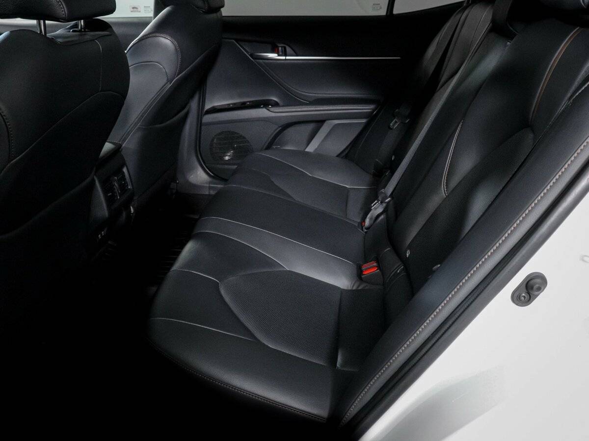 Купить Toyota Camry с пробегом. Фото: #9