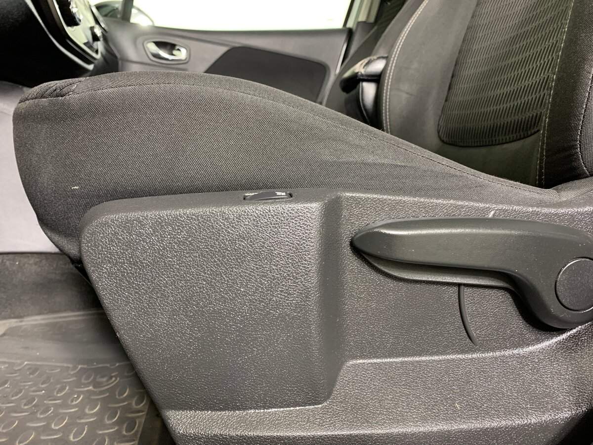 Купить Renault Kaptur с пробегом. Фото: #15