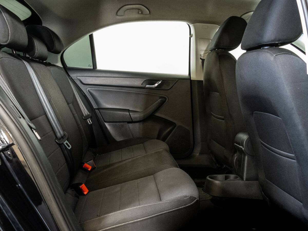 Купить Skoda Rapid с пробегом. Фото: #13