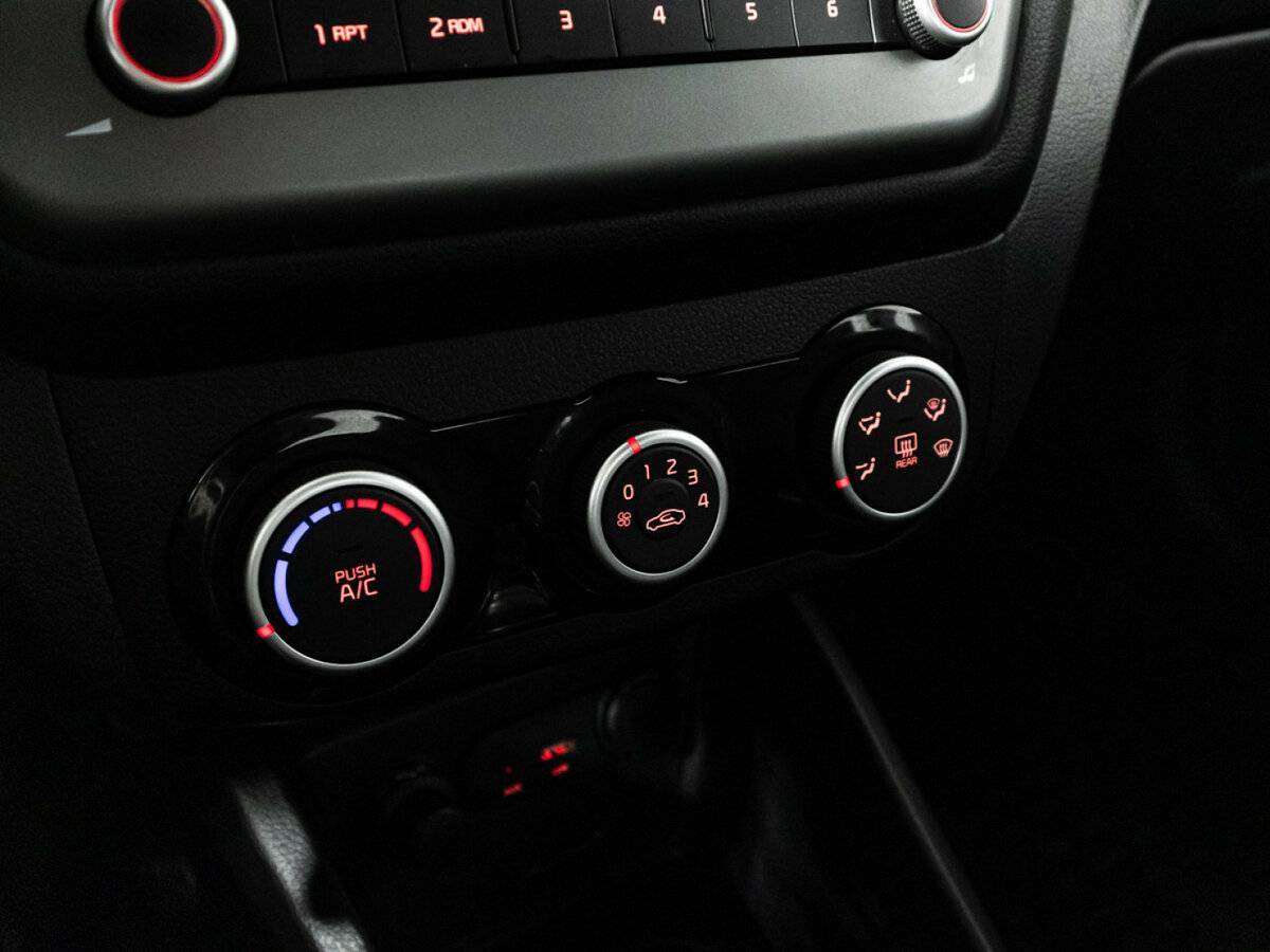 Купить Kia Rio с пробегом. Фото: #14