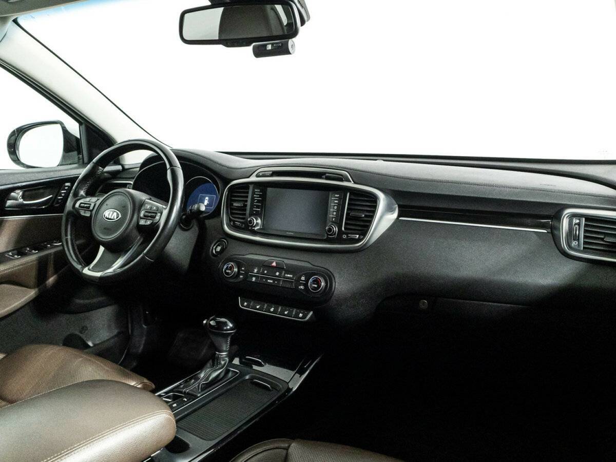 Купить Kia Sorento с пробегом. Фото: #8