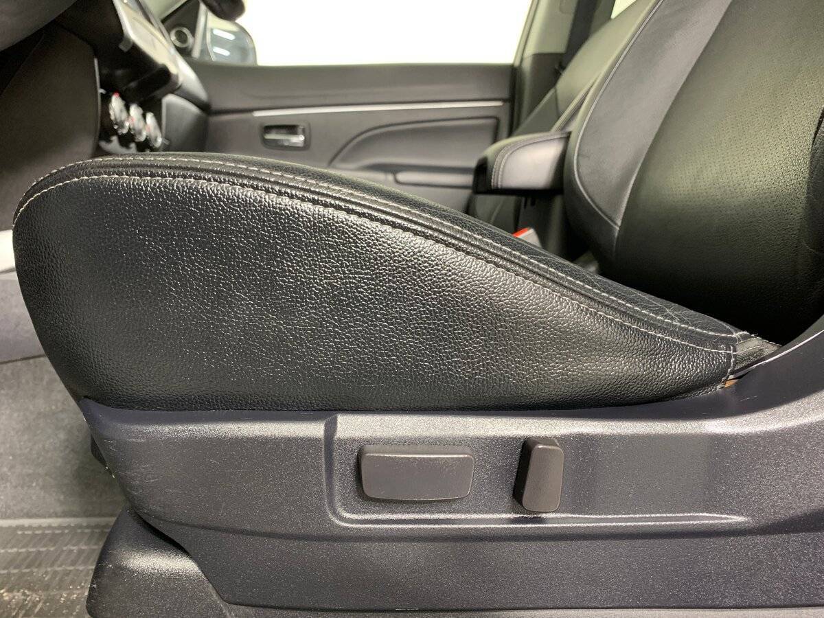 Купить Mitsubishi ASX с пробегом. Фото: #15