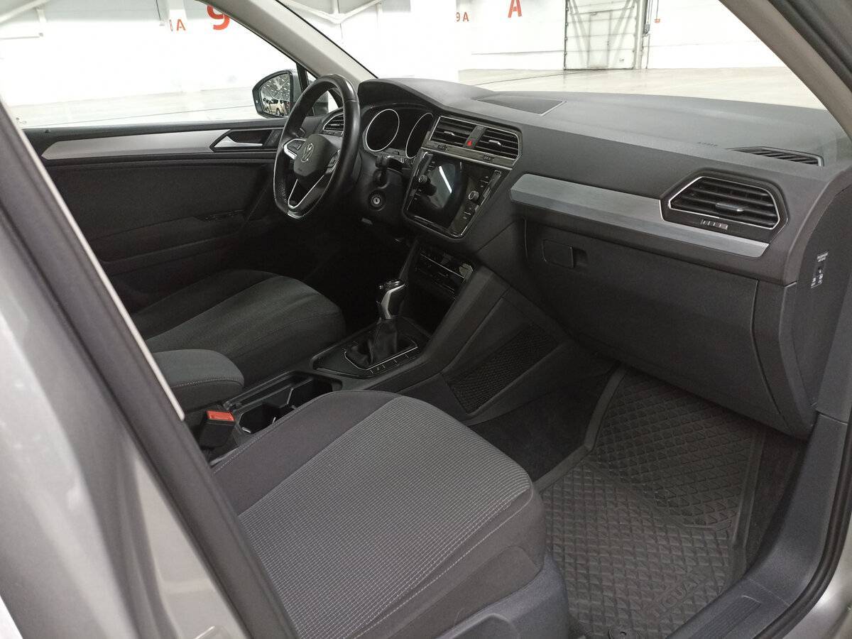 Купить Volkswagen Tiguan с пробегом. Фото: #10