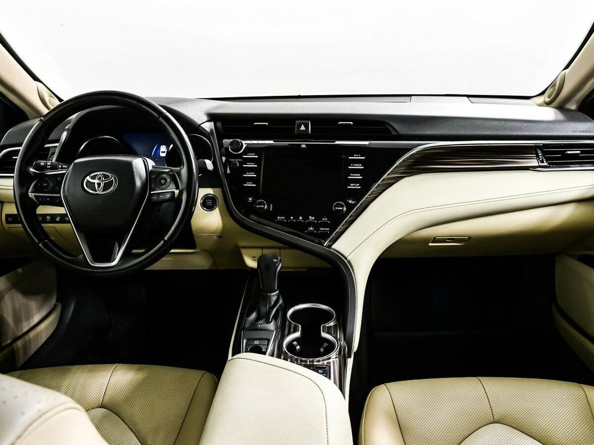 Купить Toyota Camry с пробегом. Фото: #10