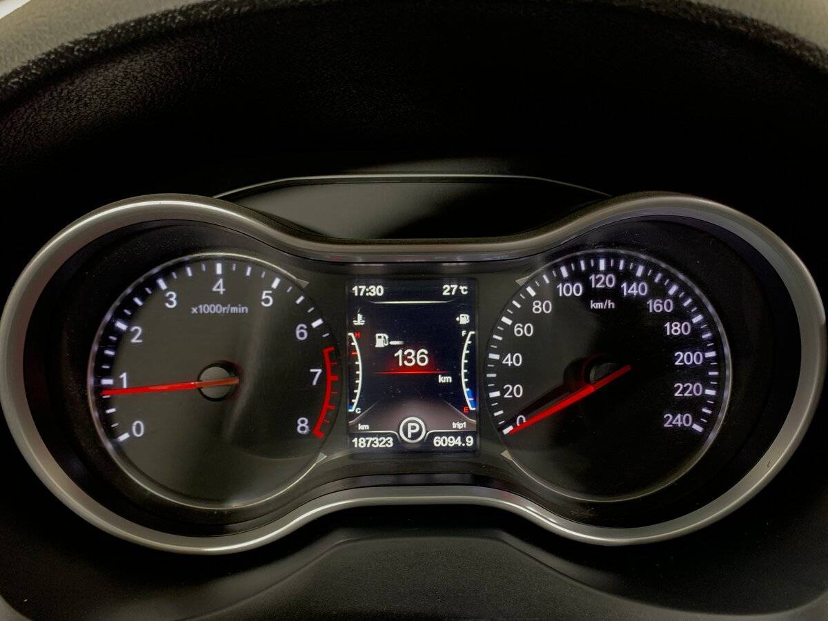 Купить FAW Besturn X80 с пробегом. Фото: #13