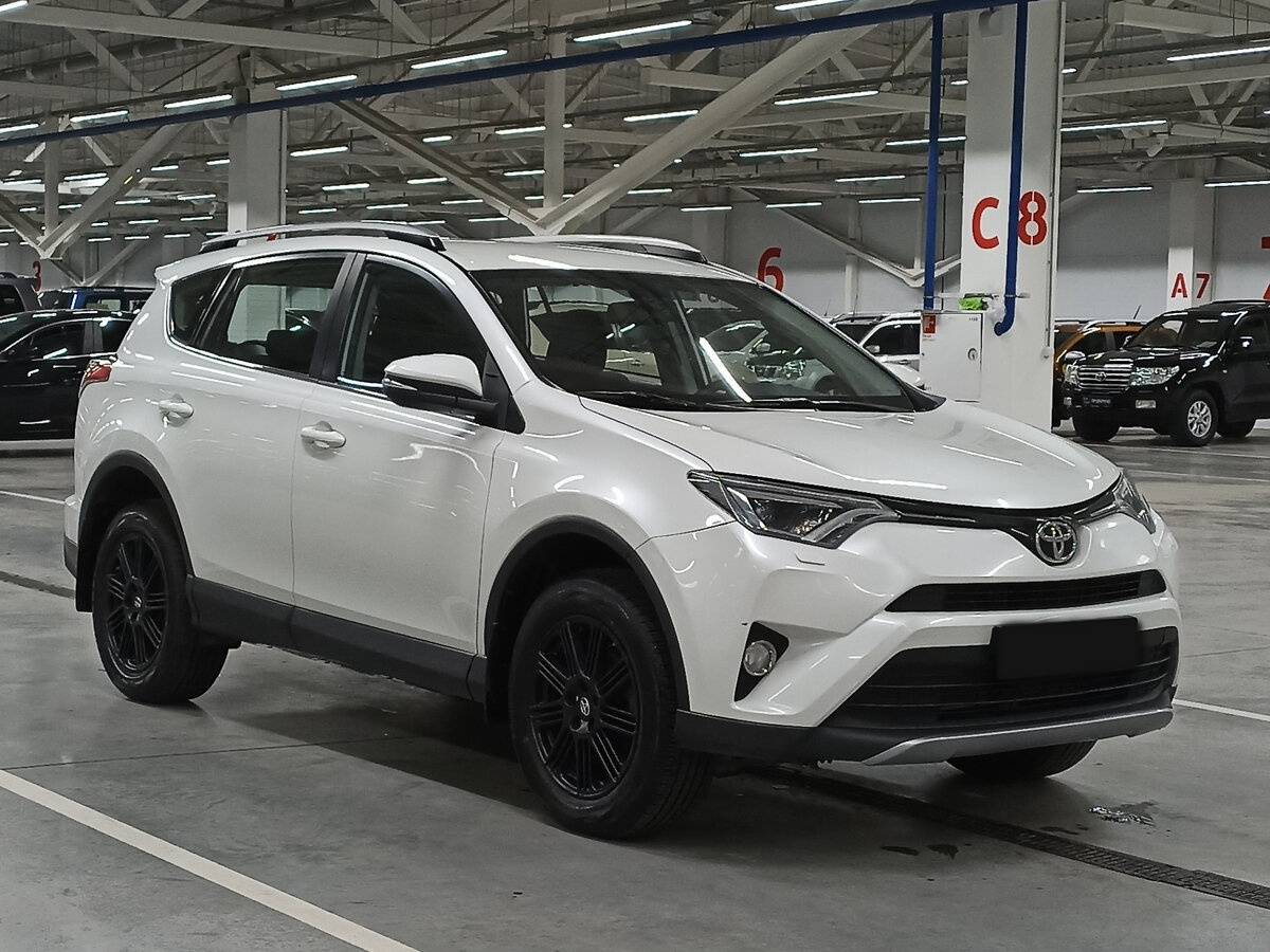 Купить Toyota RAV4 с пробегом. Фото: #2