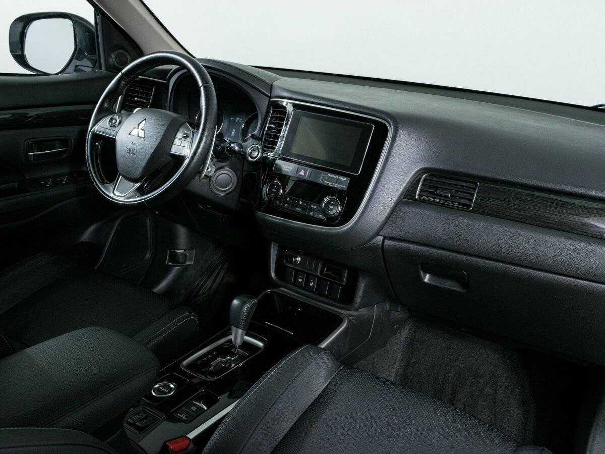 Купить Mitsubishi Outlander с пробегом. Фото: #9