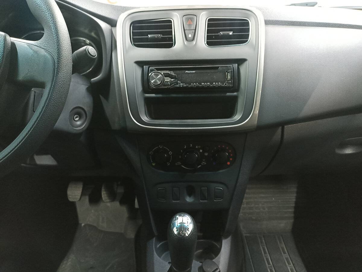 Купить Renault Logan с пробегом. Фото: #14