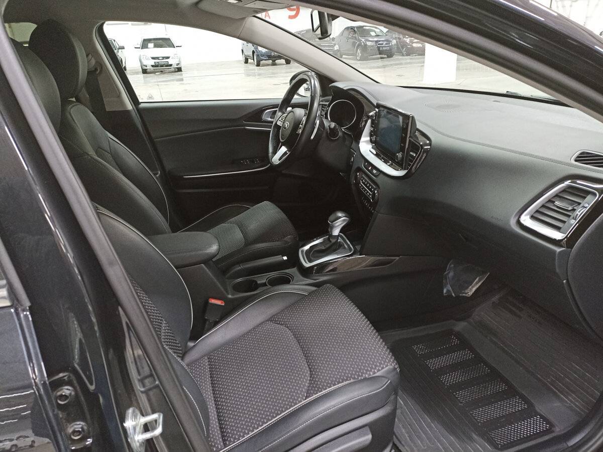 Купить Kia Ceed с пробегом. Фото: #10
