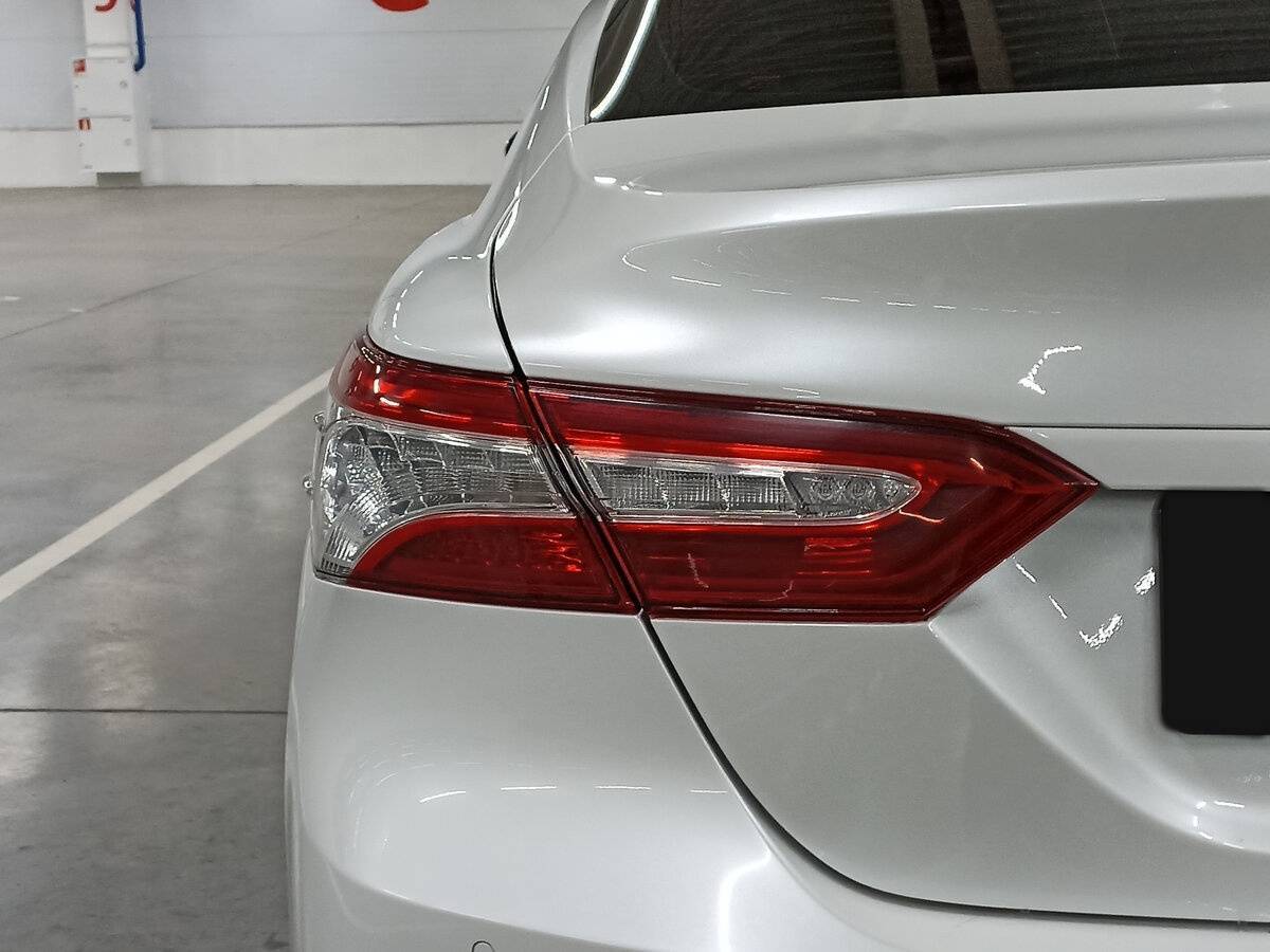 Купить Toyota Camry с пробегом. Фото: #8