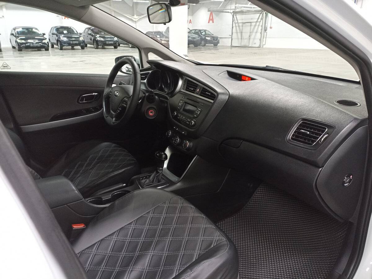 Купить Kia Ceed с пробегом. Фото: #10