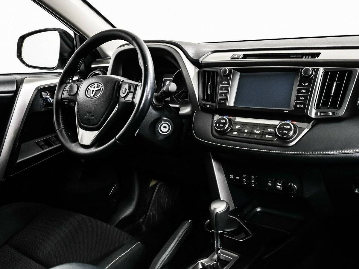 Купить Toyota RAV4 с пробегом. Фото: #8