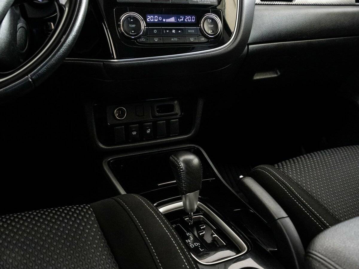 Купить Mitsubishi Outlander с пробегом. Фото: #11