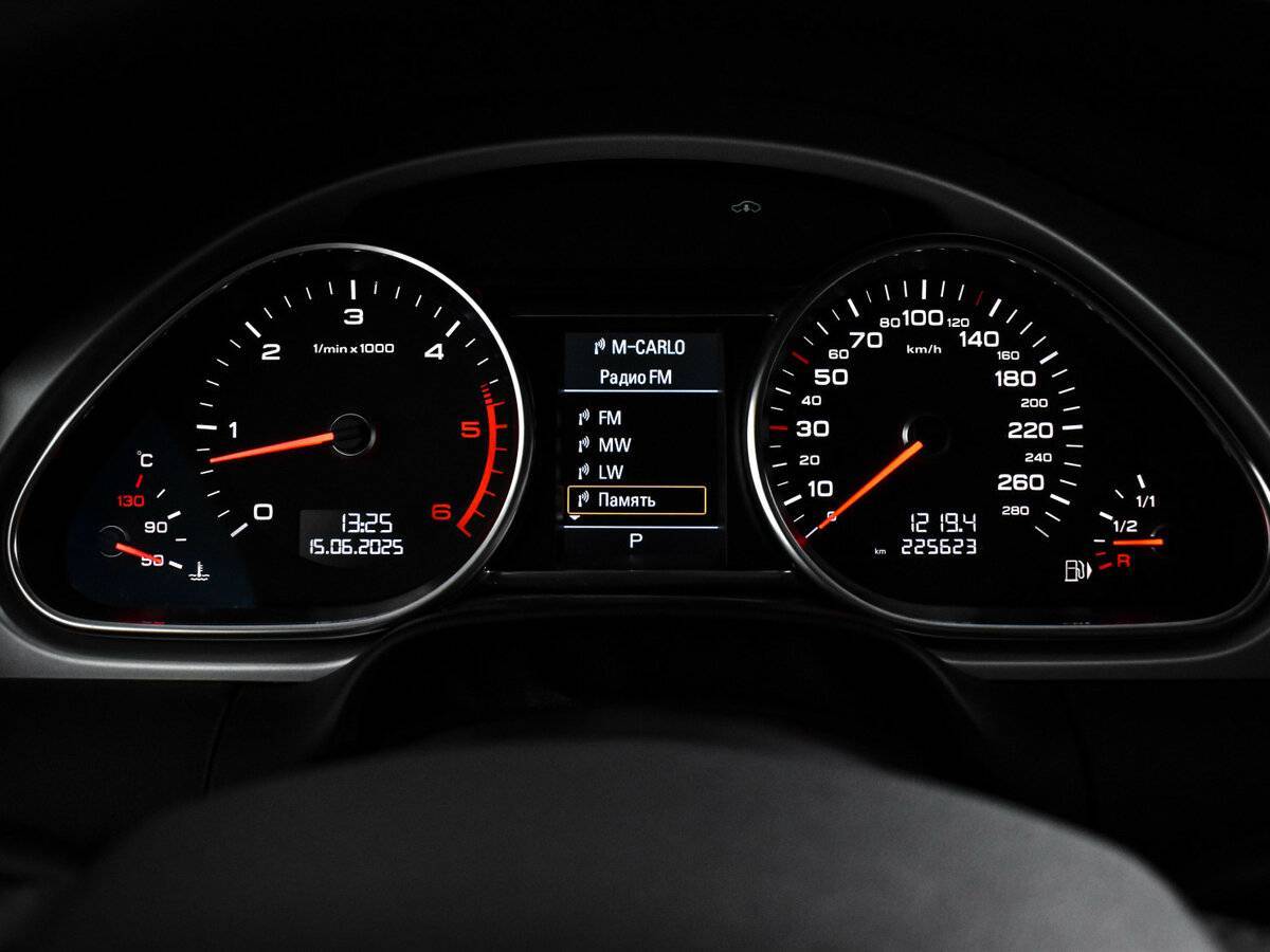 Купить Audi Q7 с пробегом. Фото: #18