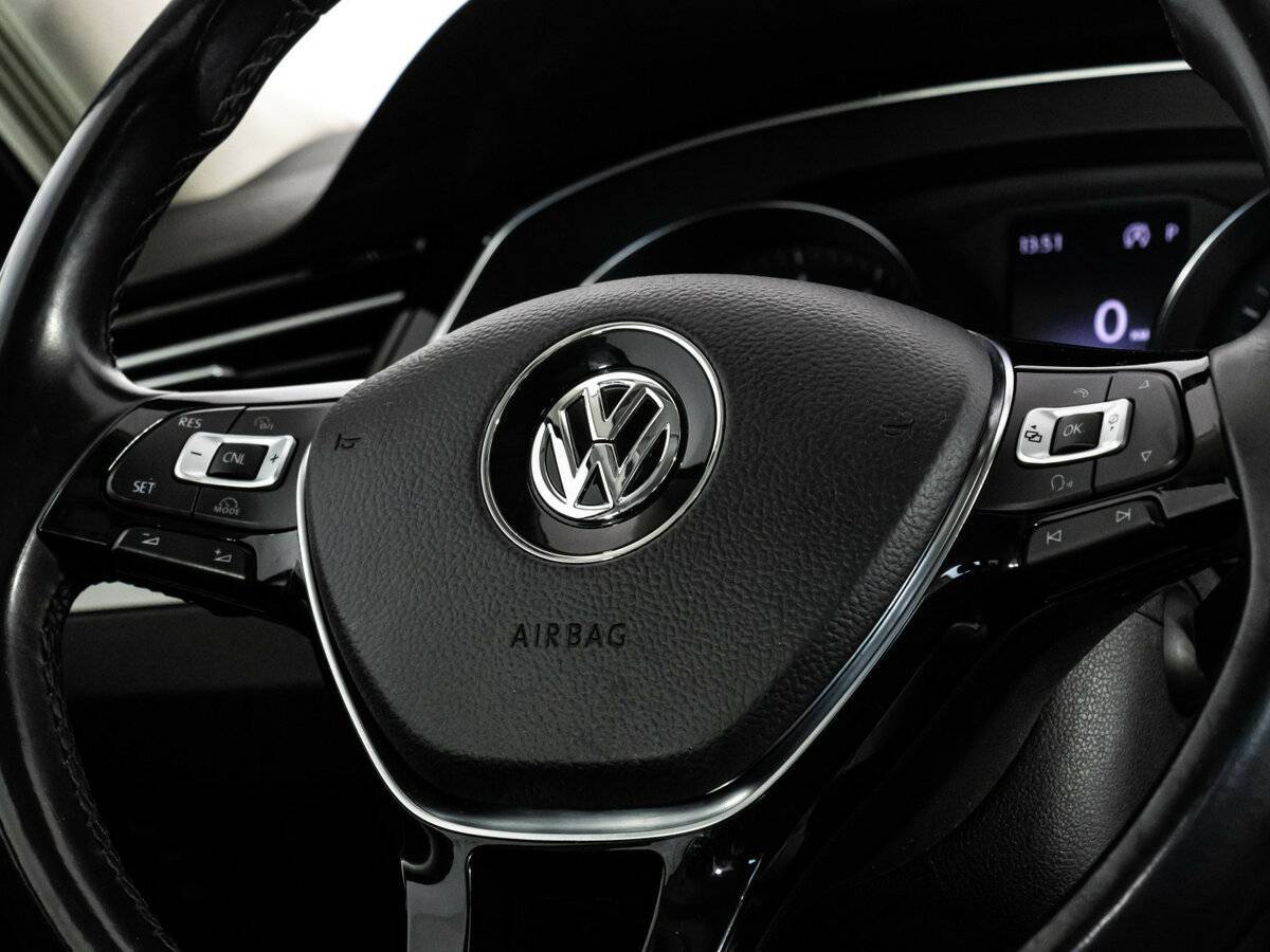 Купить Volkswagen Passat с пробегом. Фото: #11