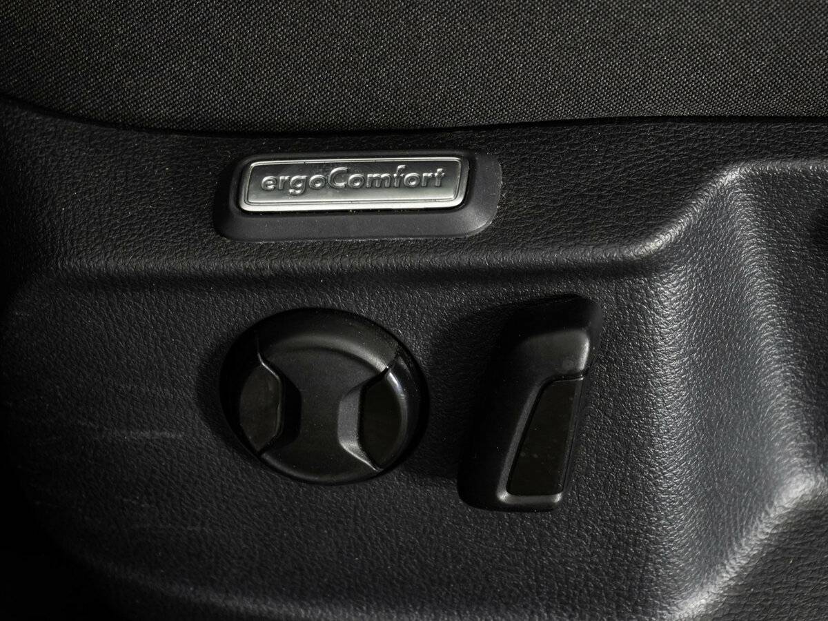 Купить Volkswagen Passat с пробегом. Фото: #19