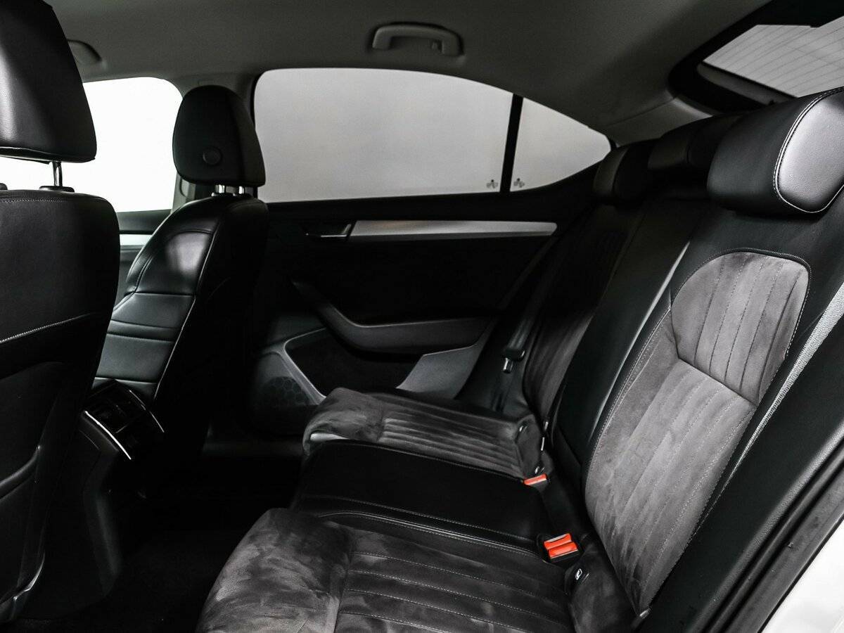 Купить Skoda Superb с пробегом. Фото: #11