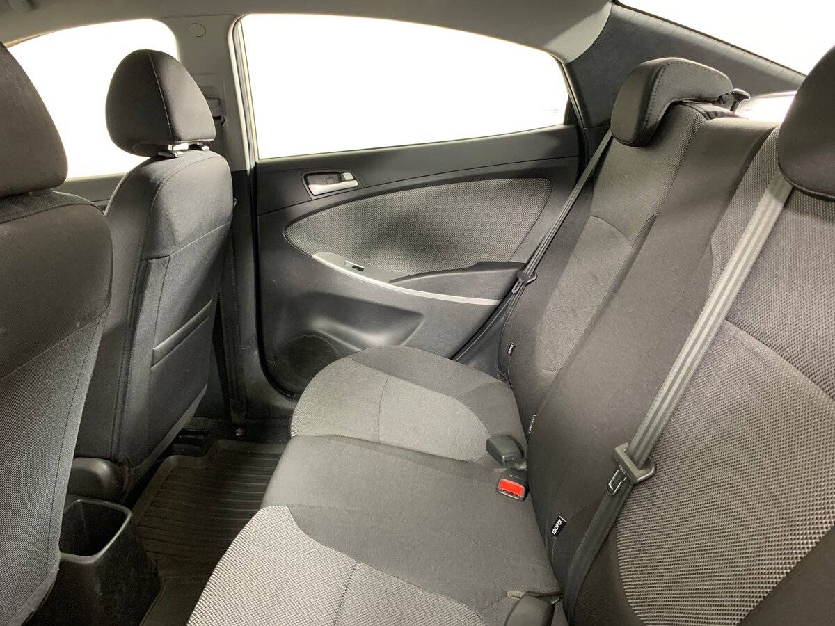 Купить Hyundai Solaris с пробегом. Фото: #17