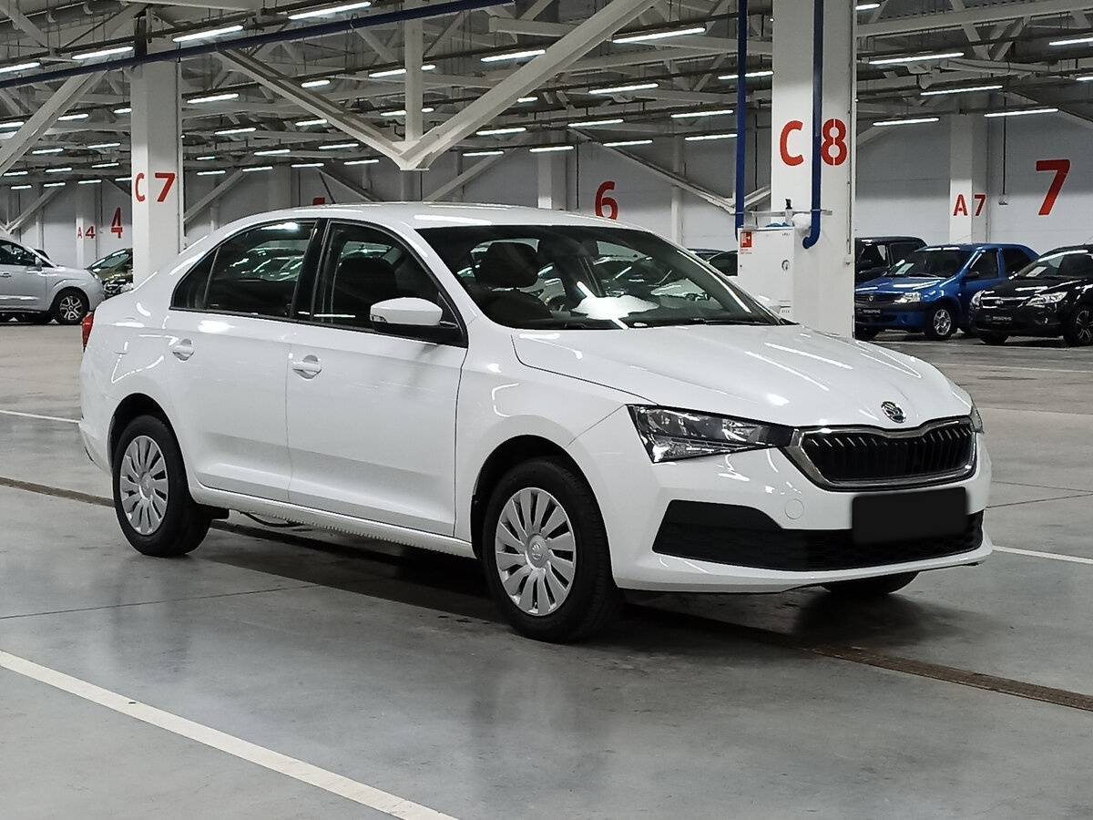 Купить Skoda Rapid с пробегом. Фото: #2