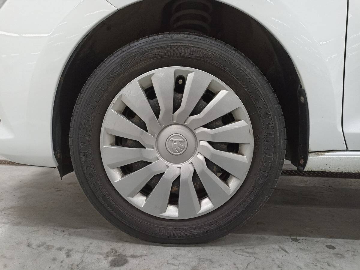 Купить Skoda Rapid с пробегом. Фото: #17