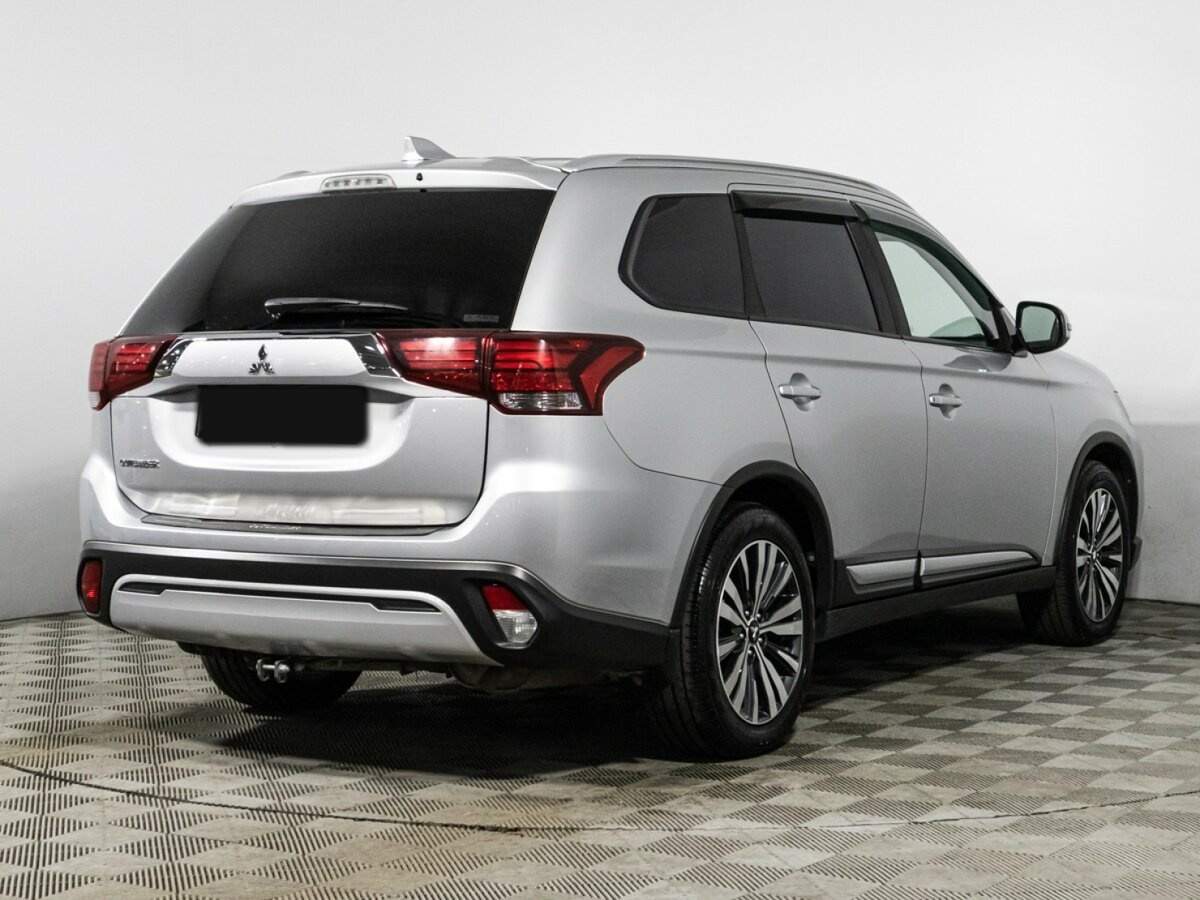 Купить Mitsubishi Outlander с пробегом. Фото: #3