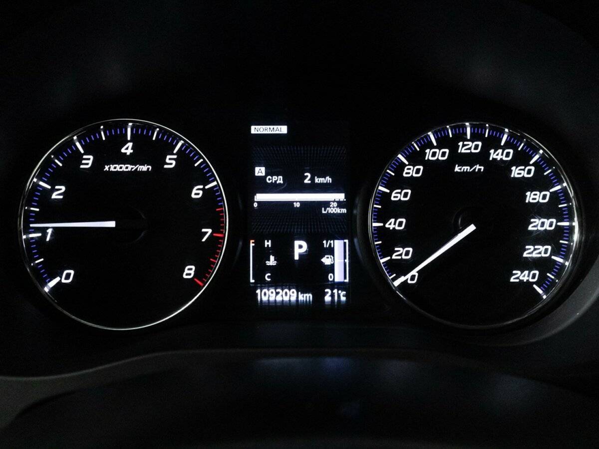 Купить Mitsubishi Outlander с пробегом. Фото: #9