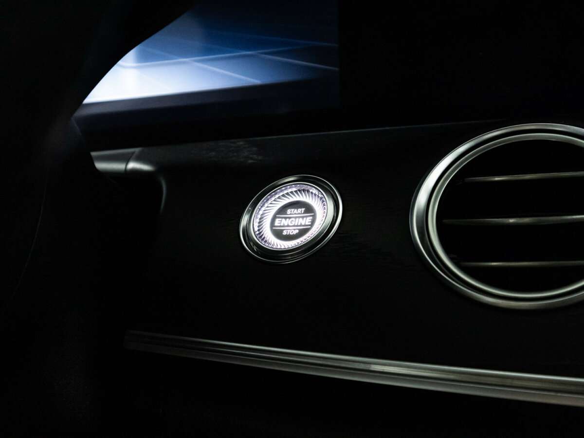 Купить Mercedes-Benz E-Класс с пробегом. Фото: #17