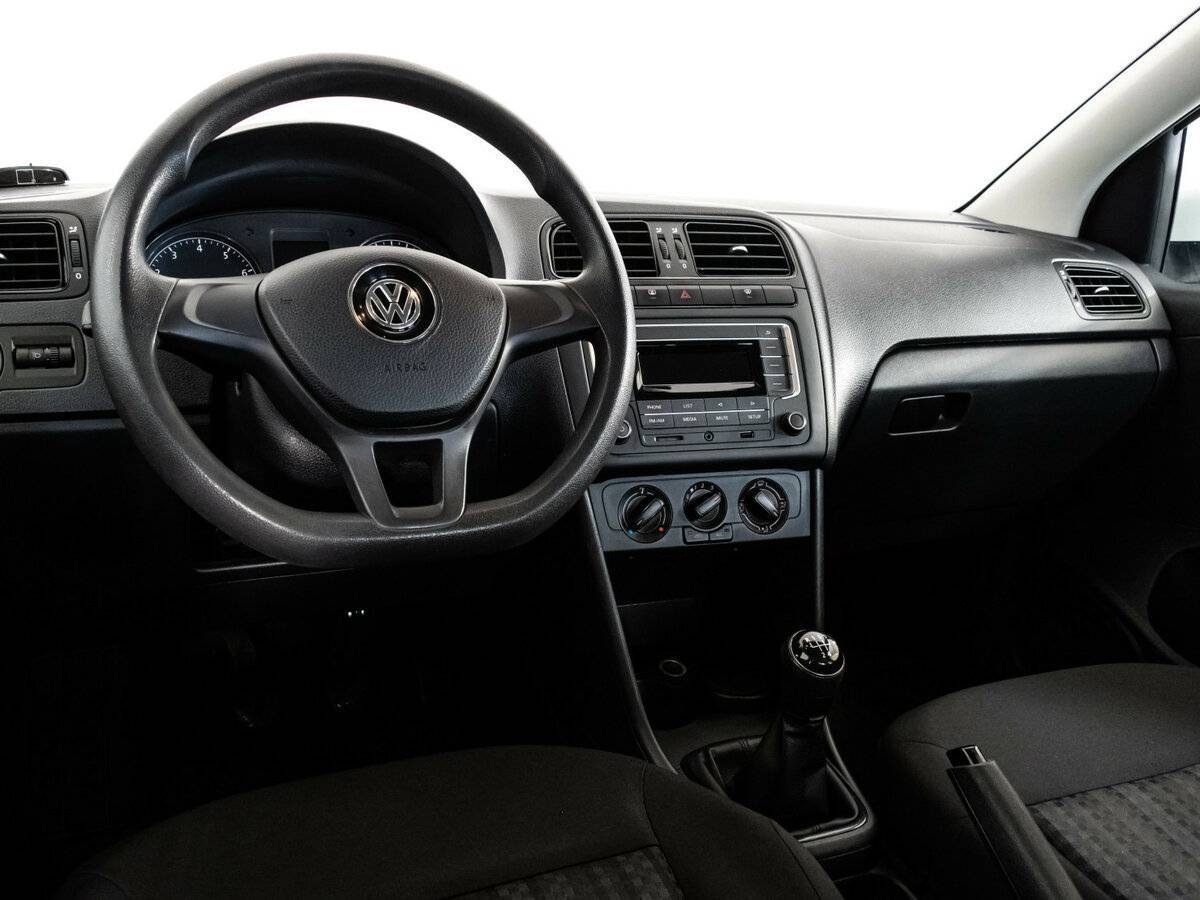 Купить Volkswagen Polo с пробегом. Фото: #10