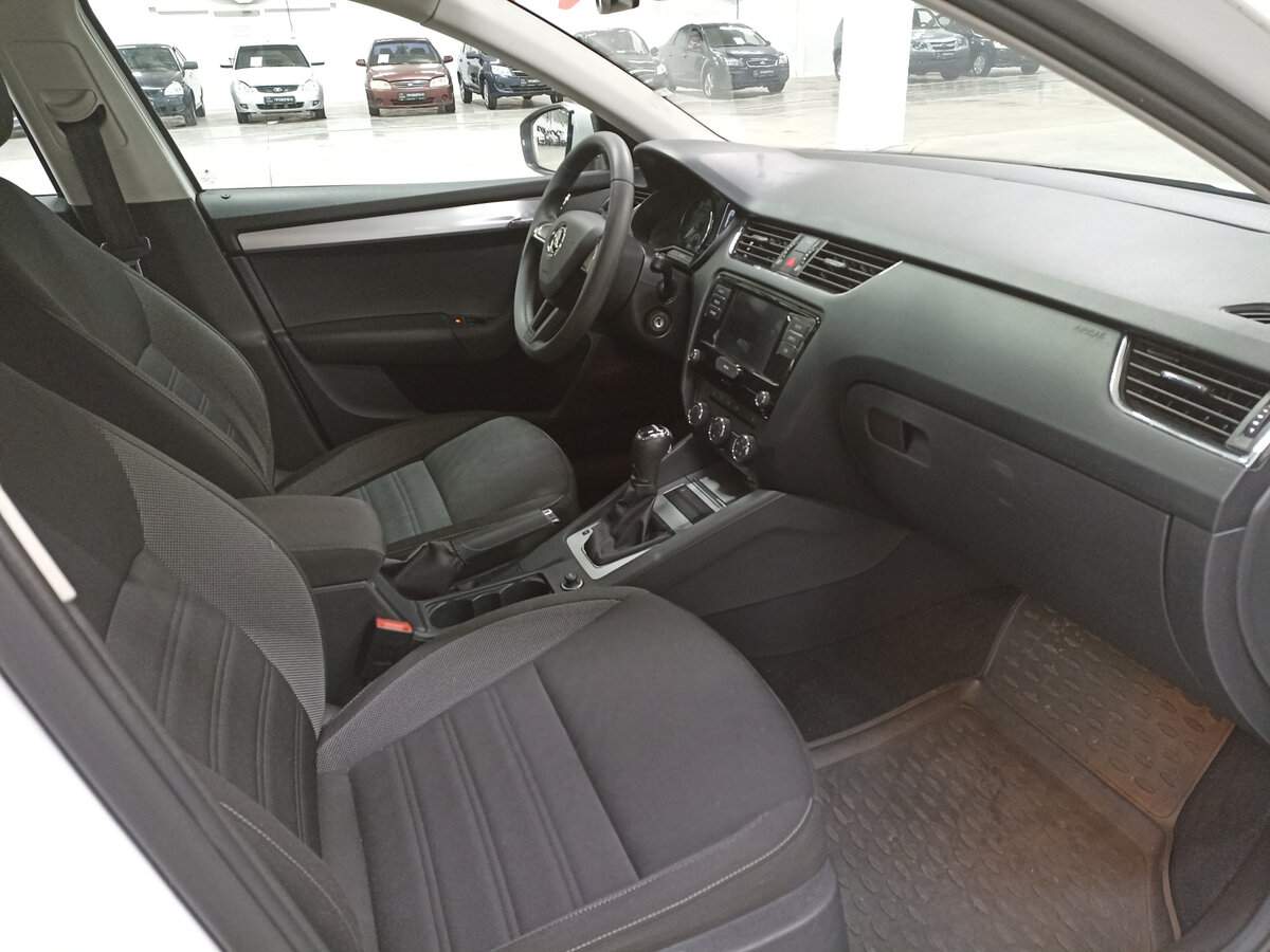 Купить Skoda Octavia с пробегом. Фото: #10