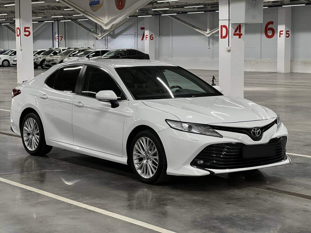 Купить Toyota Camry с пробегом. Фото: #2