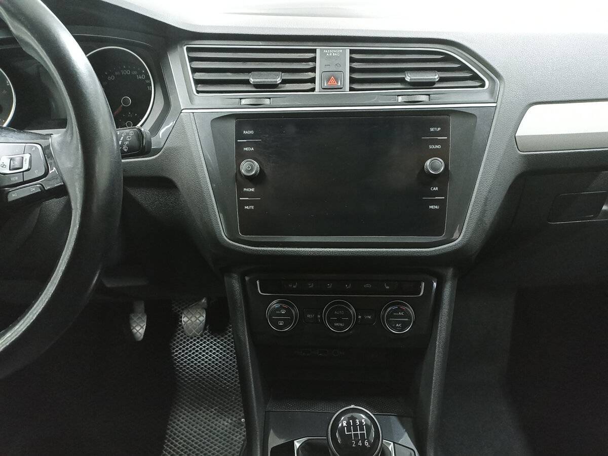 Купить Volkswagen Tiguan с пробегом. Фото: #14