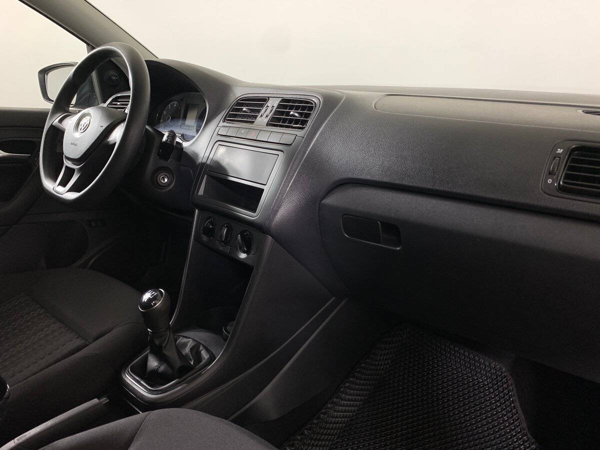 Купить Volkswagen Polo с пробегом. Фото: #12