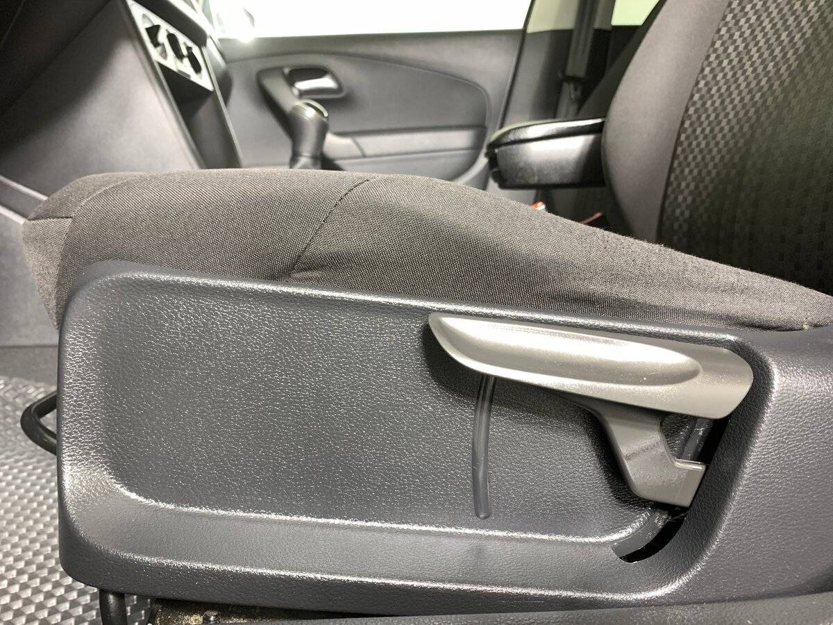 Купить Volkswagen Polo с пробегом. Фото: #14