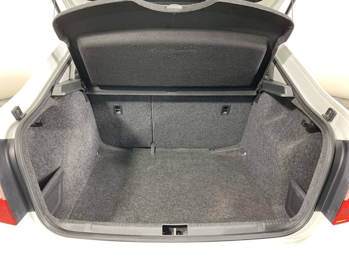 Купить Skoda Rapid с пробегом. Фото: #18