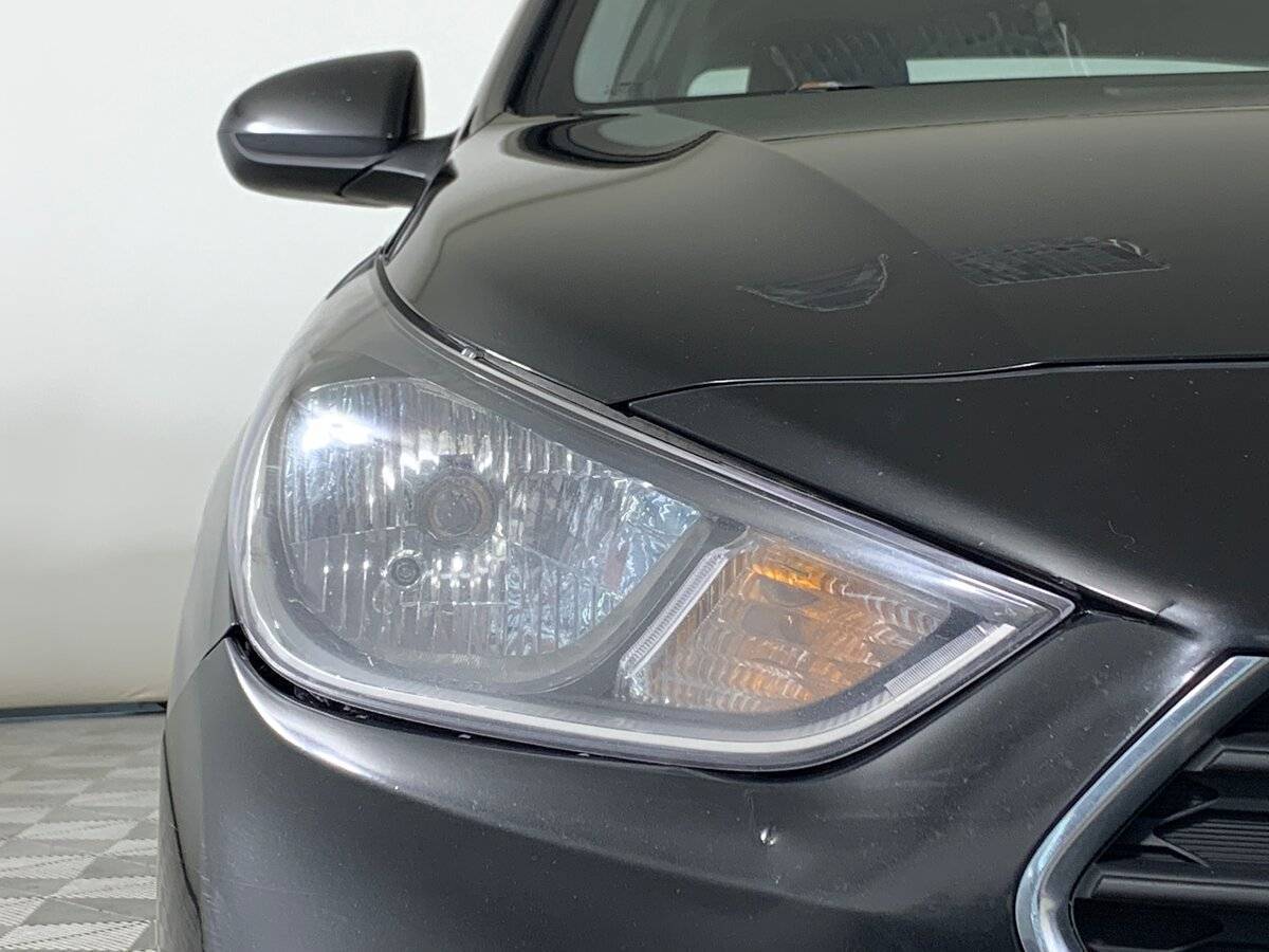 Купить Hyundai Solaris с пробегом. Фото: #9