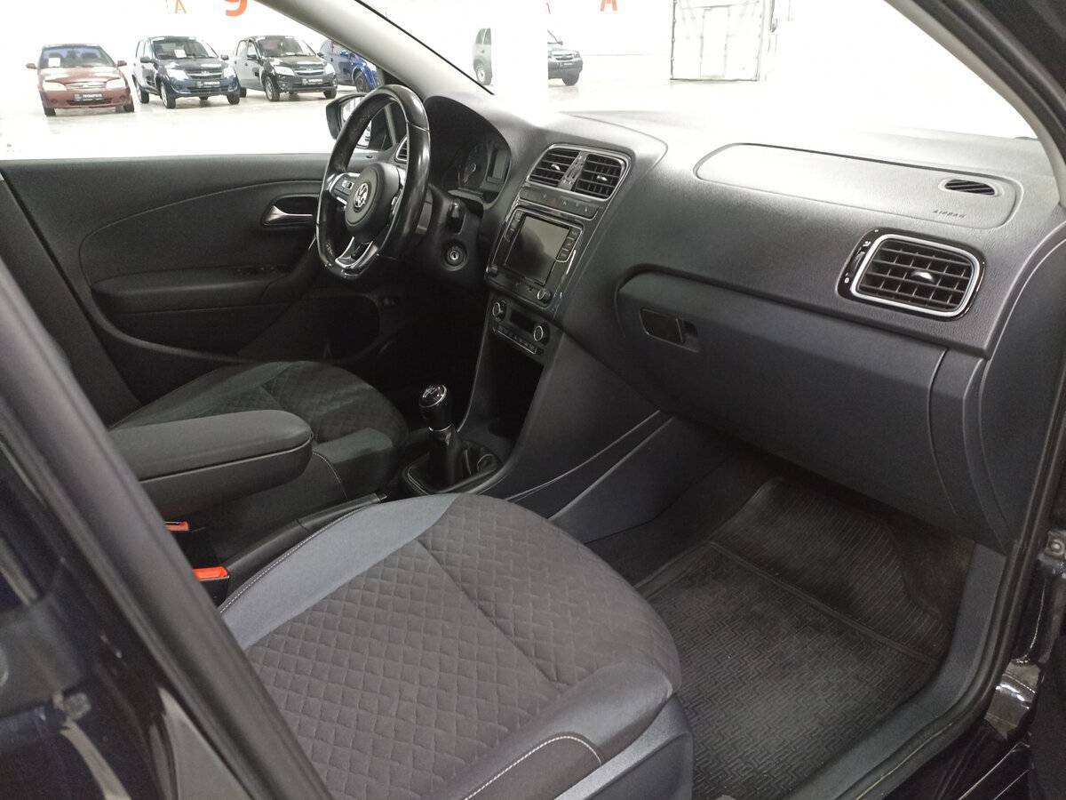 Купить Volkswagen Polo с пробегом. Фото: #10