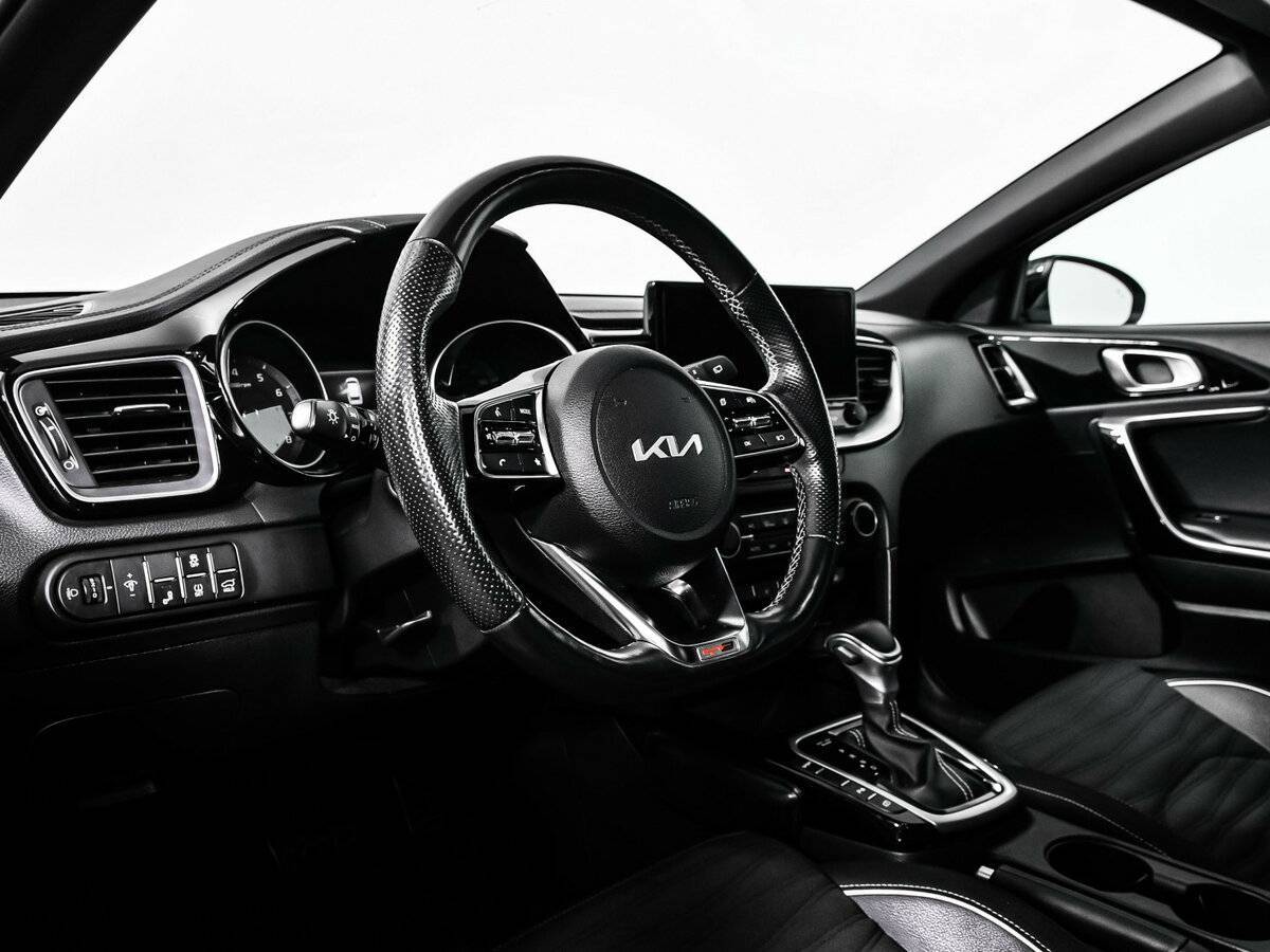 Купить Kia Ceed с пробегом. Фото: #11