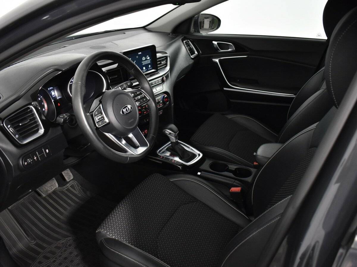 Купить Kia Ceed с пробегом. Фото: #8