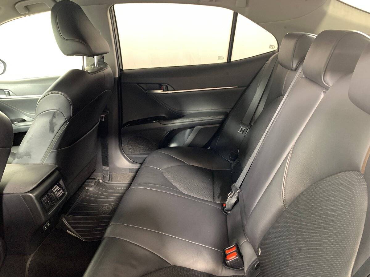 Купить Toyota Camry с пробегом. Фото: #17