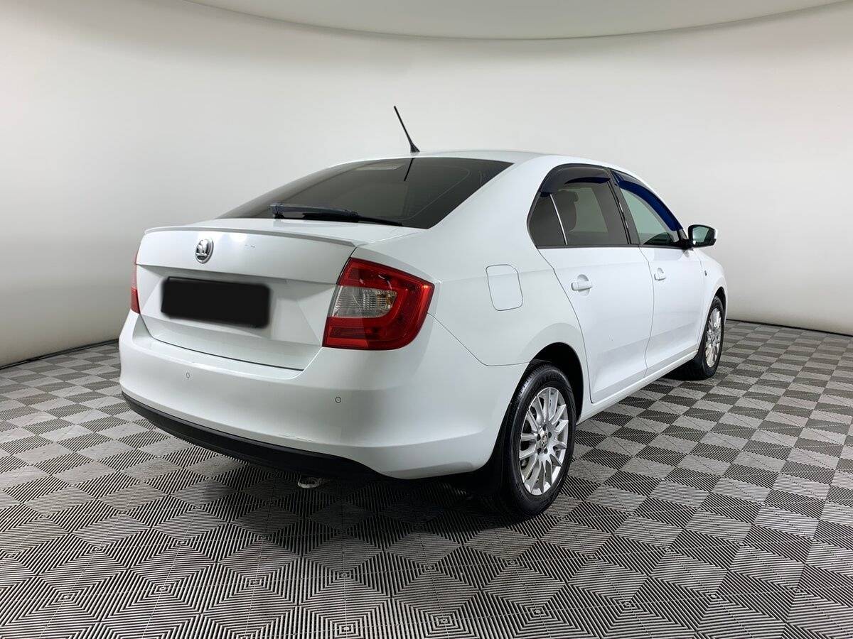 Купить Skoda Rapid с пробегом. Фото: #4
