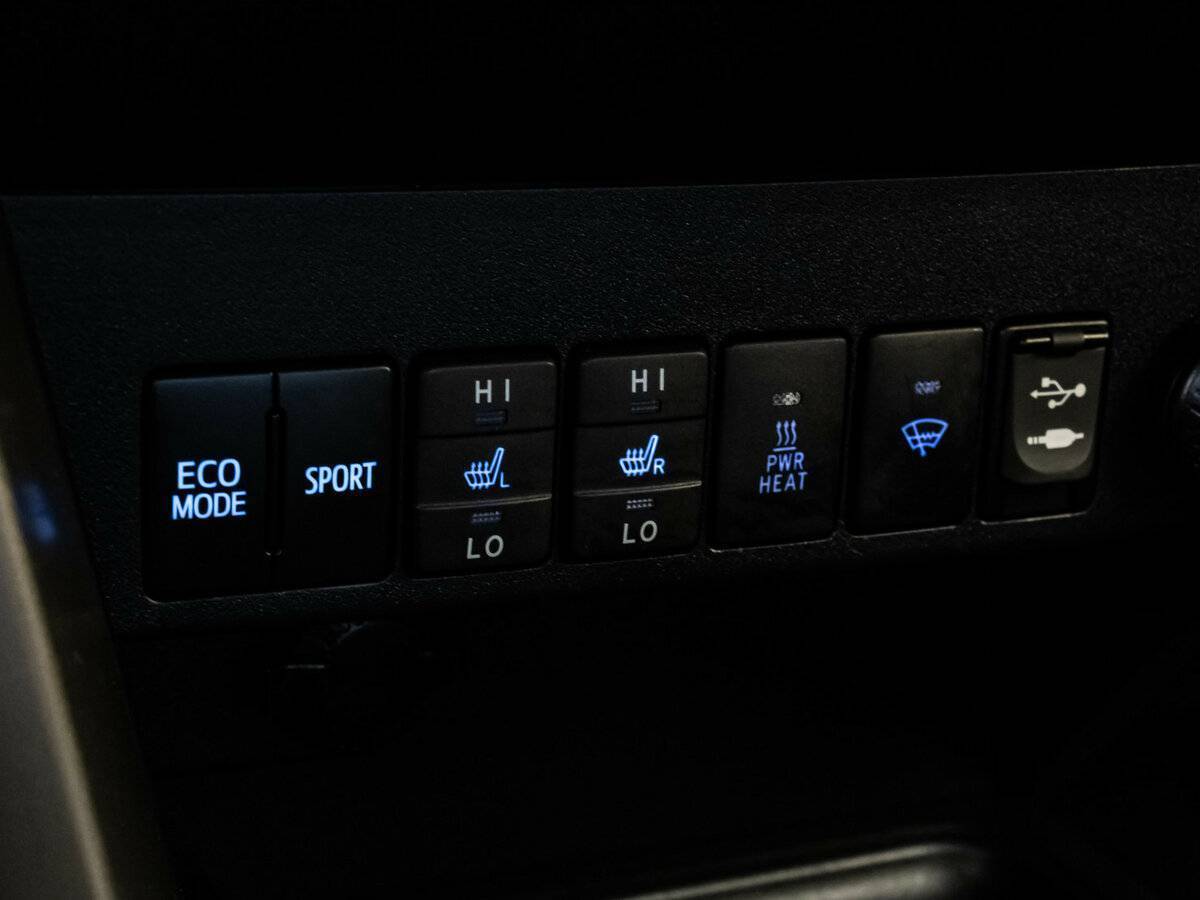 Купить Toyota RAV4 с пробегом. Фото: #13