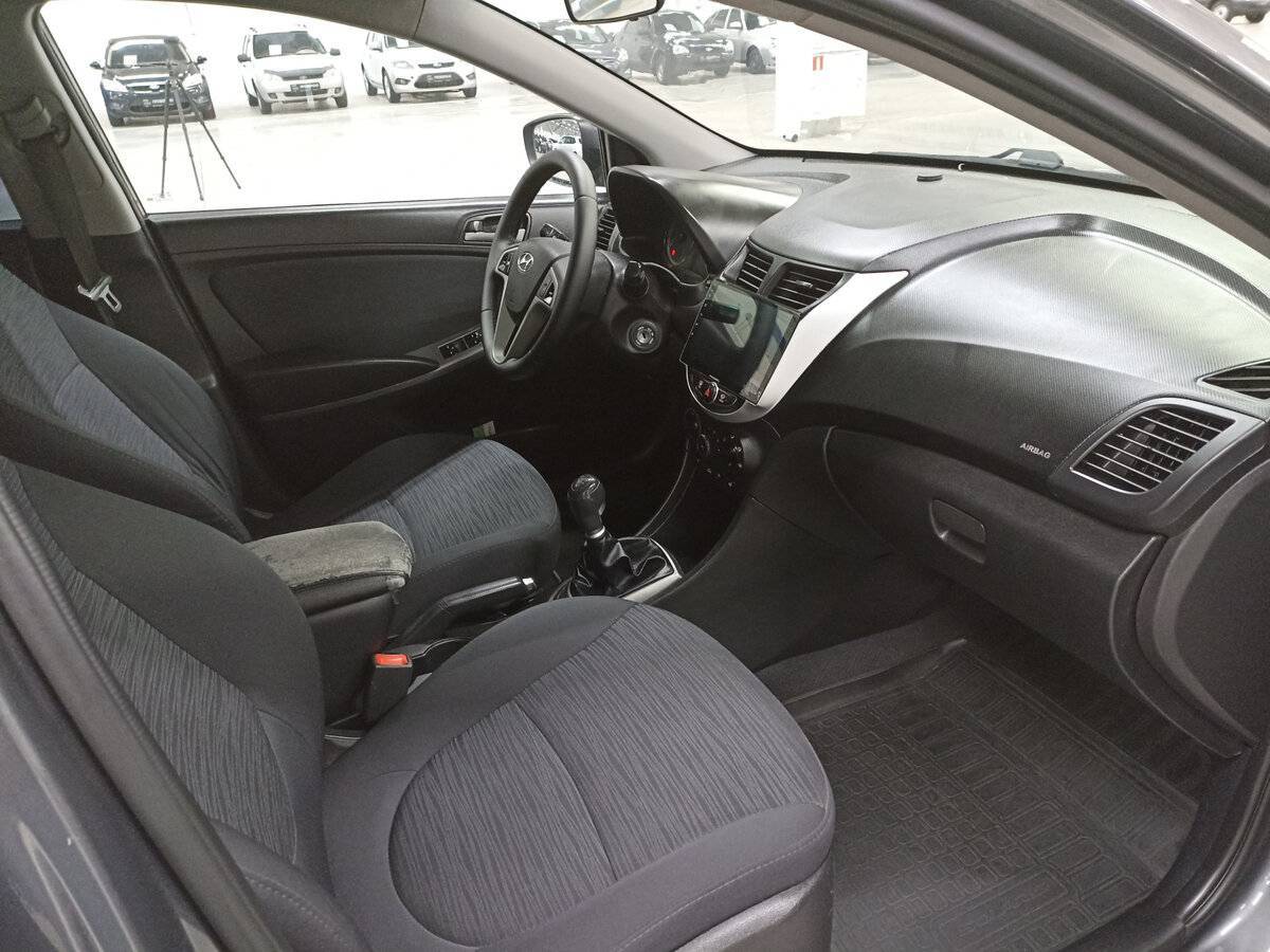 Купить Hyundai Solaris с пробегом. Фото: #10