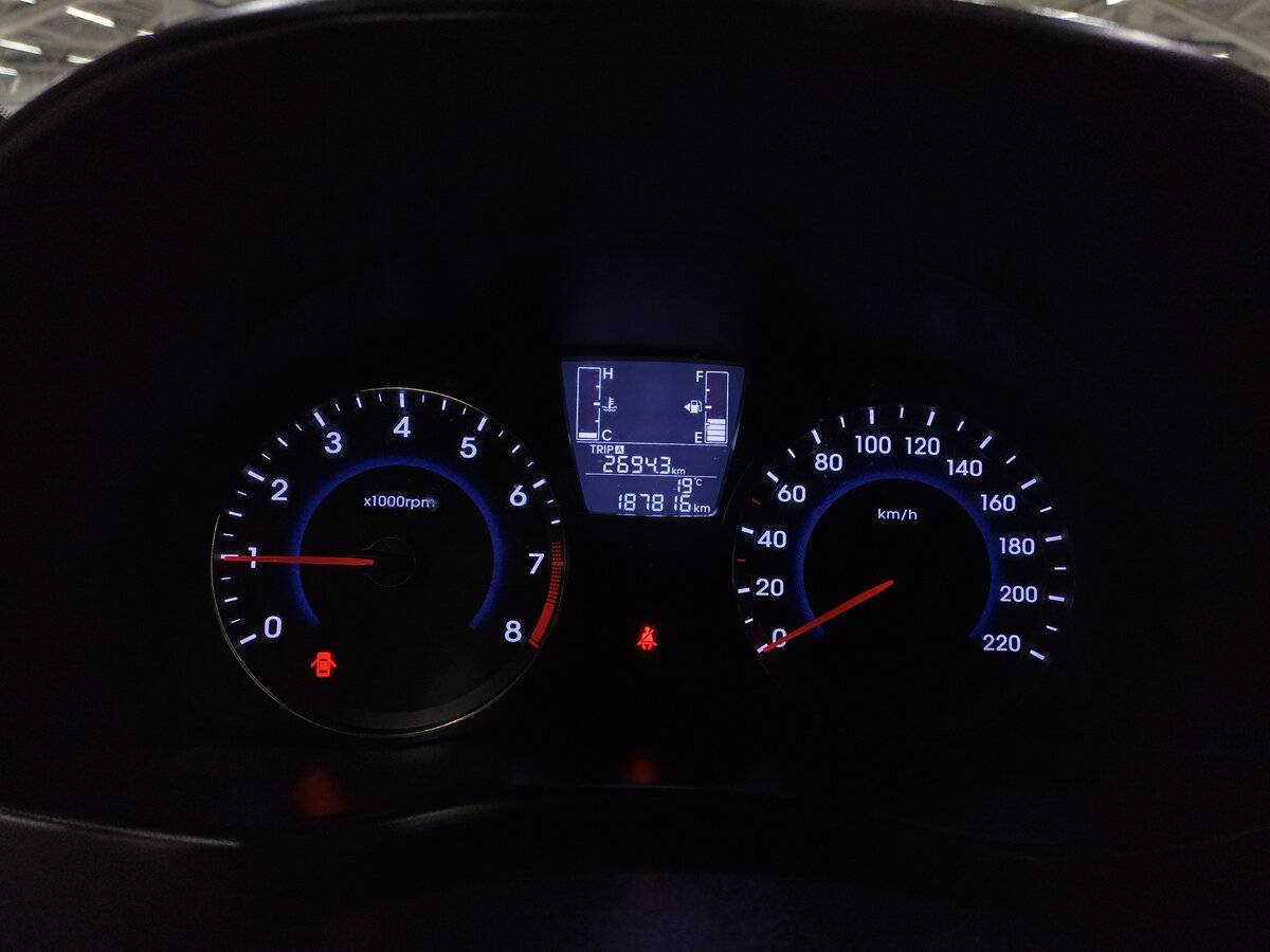 Купить Hyundai Solaris с пробегом. Фото: #12