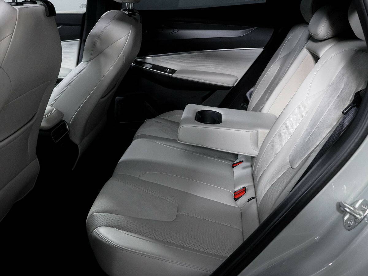 Купить Geely Atlas с пробегом. Фото: #9