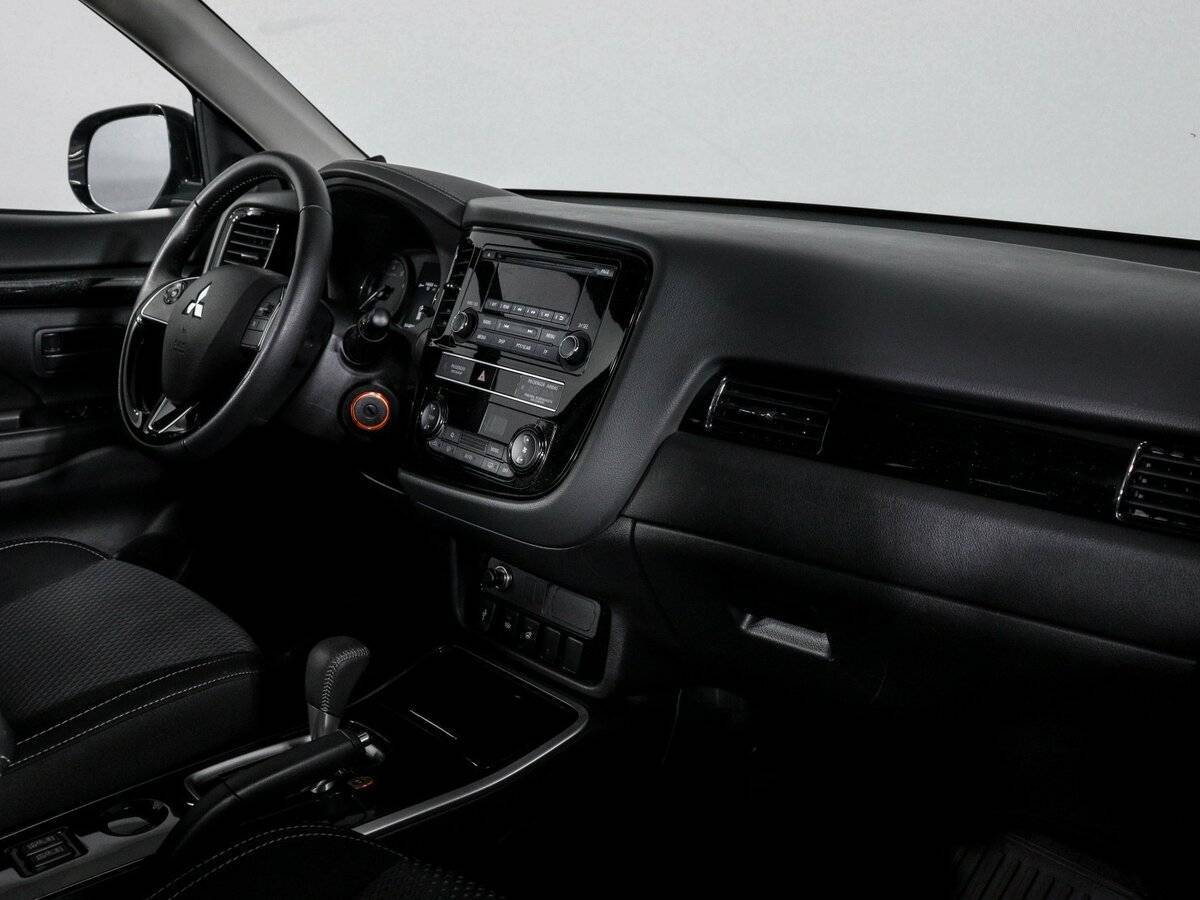 Купить Mitsubishi Outlander с пробегом. Фото: #8