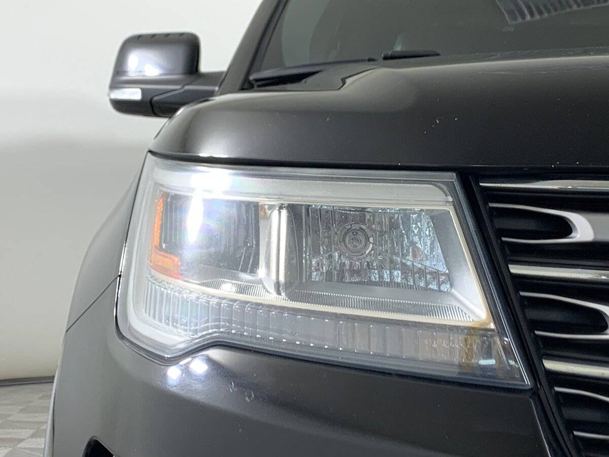 Купить Ford Explorer с пробегом. Фото: #9