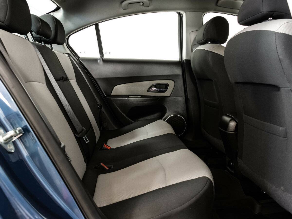 Купить Chevrolet Cruze с пробегом. Фото: #13